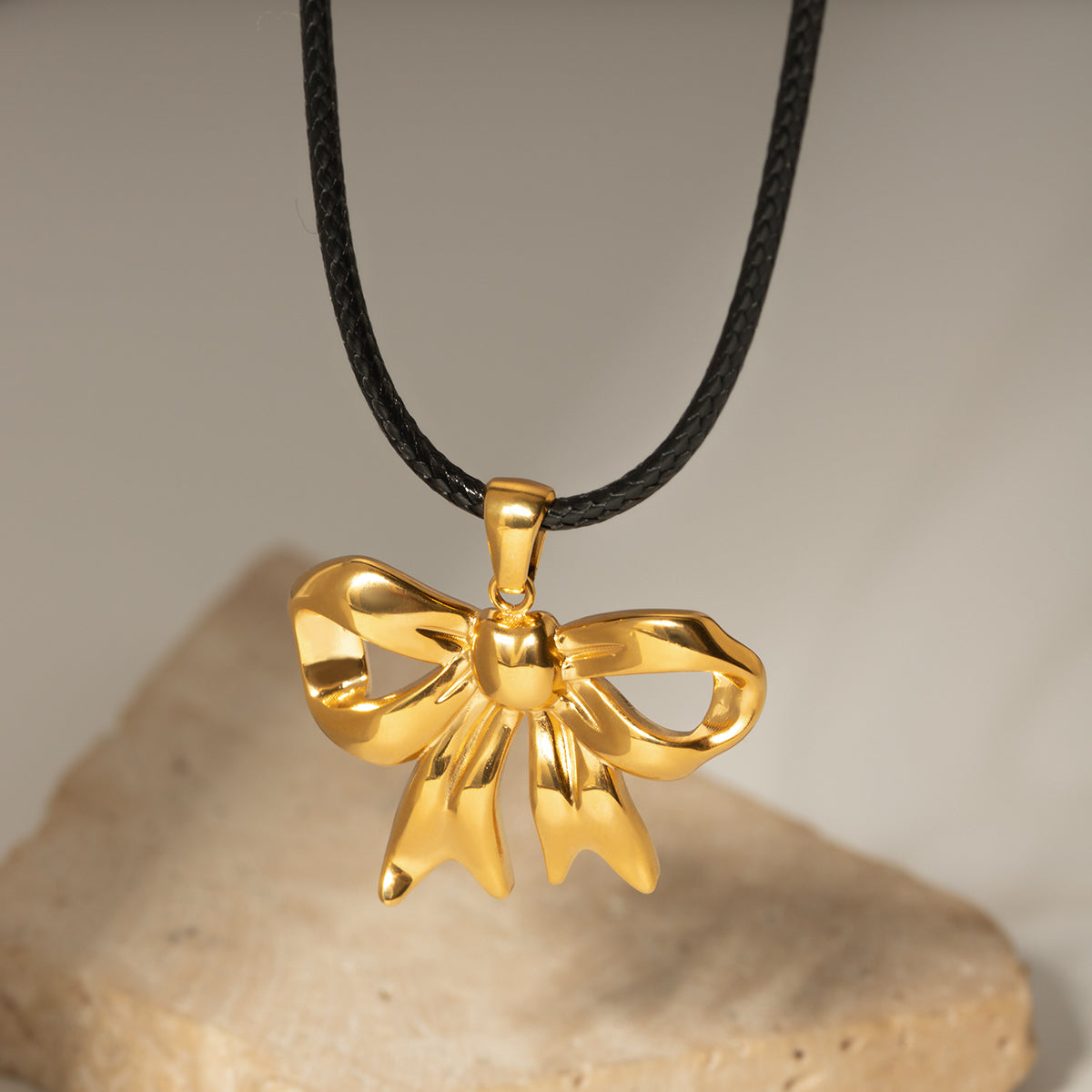 18K Gold-Plated Bow Pendant Necklace - Tote and Lounge