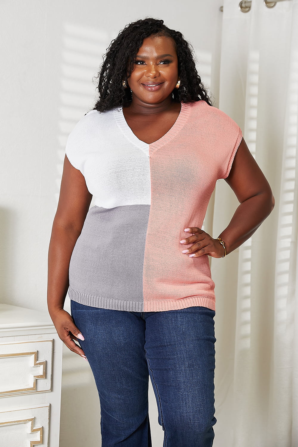 Color Block V-Neck Knit Top - Tote and Lounge