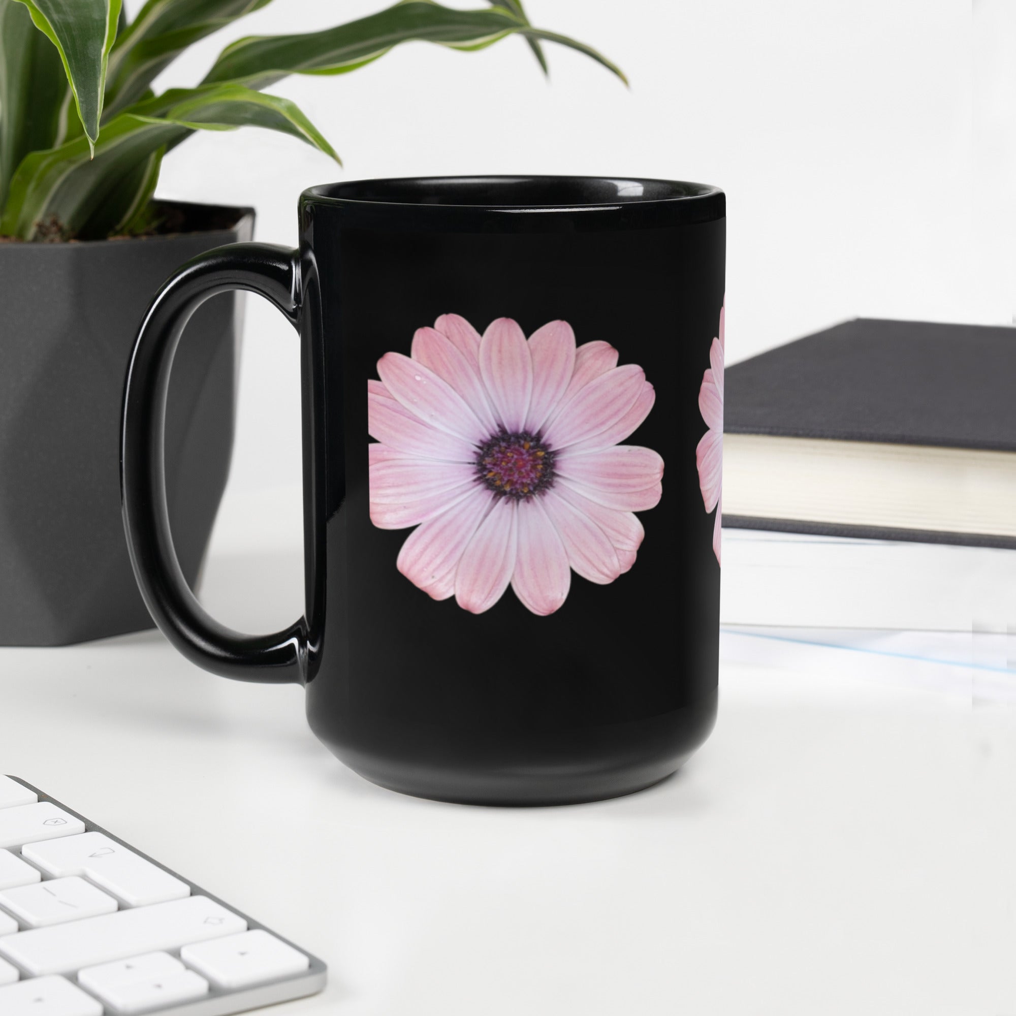 Daisy Black Glossy Mug