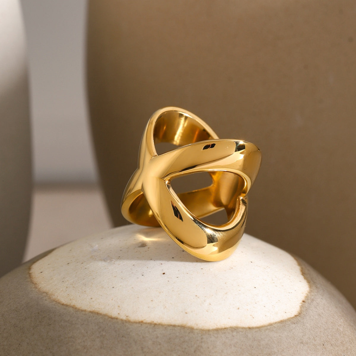 18K Gold-Plated Crisscross Ring - Tote and Lounge